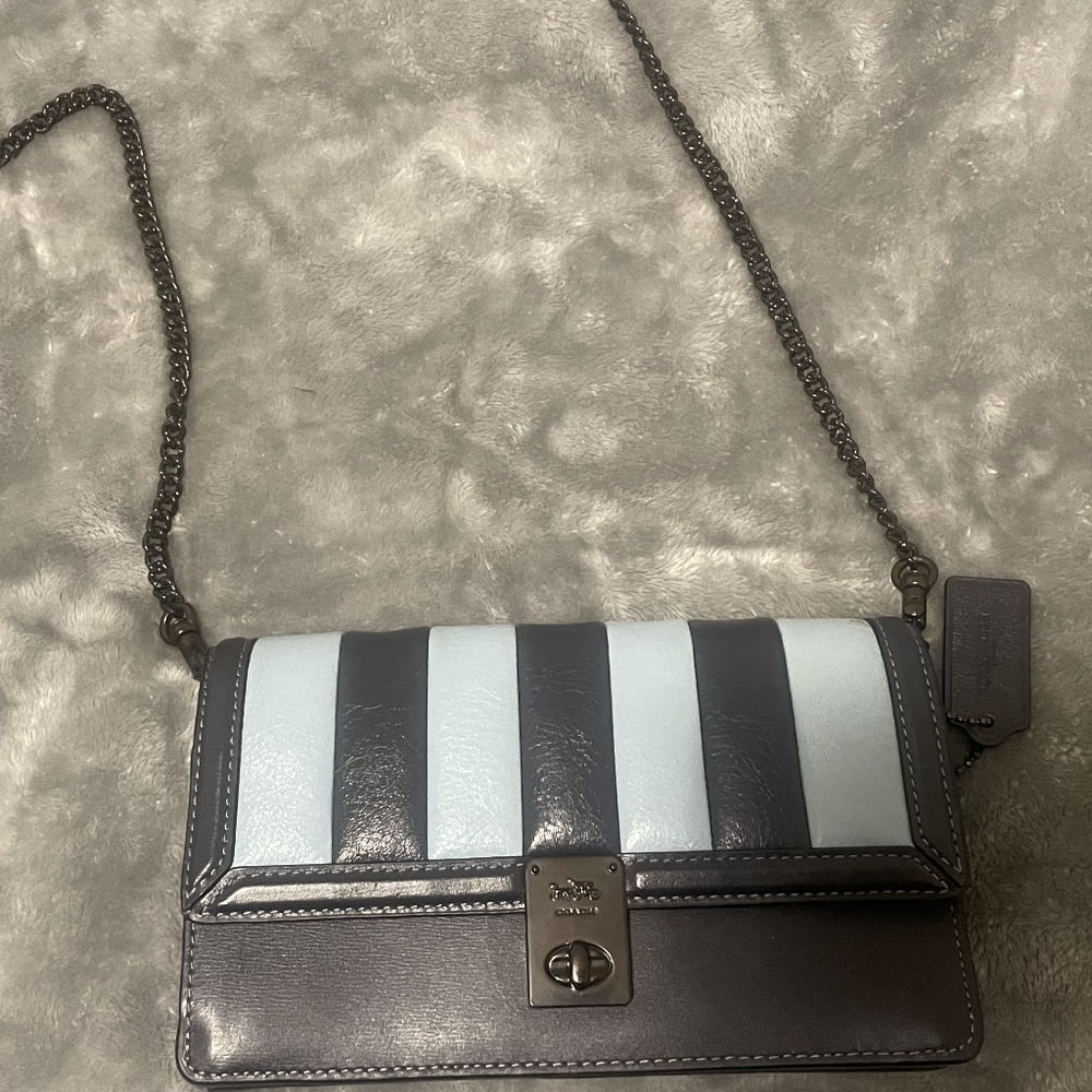 Coach Madison Shoulder Bag - Picture 2 of 4